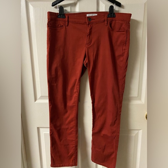 Ladies Beautiful Dull Red Liz Claiborne Petite City Fit Pants Size 12P - Picture 1 of 7